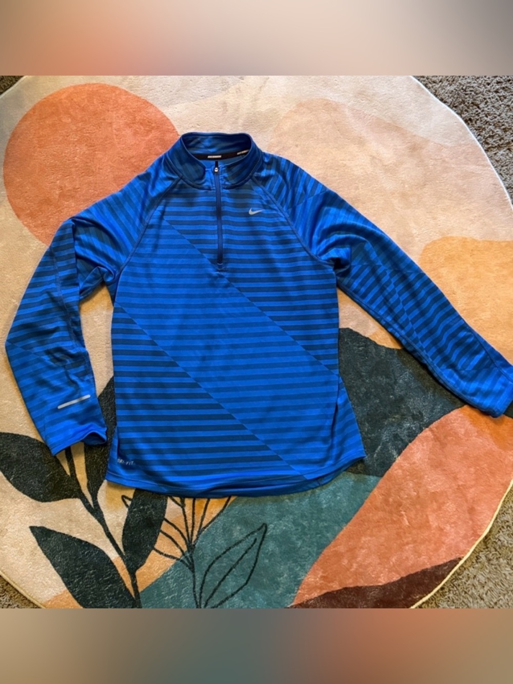 Women’s XL  Nike Dri Fit 1/4 zip. 100% poly